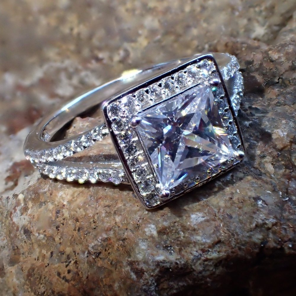 Gorgeous Sterling Silver .925 Ring